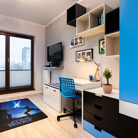 Elegant Business Accommodation With Parking - By Upstairs Kraków Exteriör bild