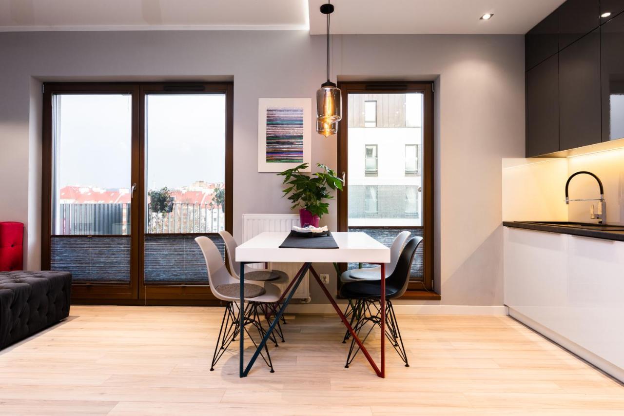 Elegant Business Accommodation With Parking - By Upstairs Kraków Exteriör bild